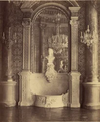 [Interior de un palacio, probablemente el Hotel de Ville, París]