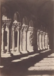 Un pasillo del claustro de San Trófimo, Arles