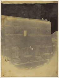 Parte Superior de la Fachada de una Casa Románica en Saint-Gilles du Gard