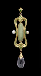 Colgante (oro, esmalte, gema verde translúcida y perla)