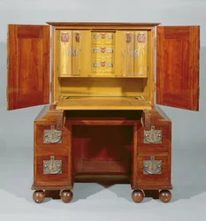 Gabinete - vista frontal abierta, 1898