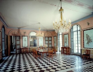 Vista del comedor del castillo de Malmaison, residencia del emperador Napoleón I (1769-1821), decorado por Charles Percier (1764-1838) y Pierre Francois Leonard Fontaine (1762-1853) 1800