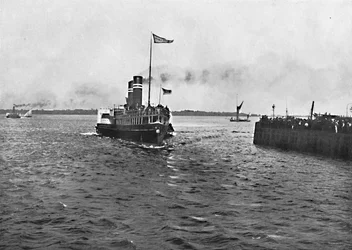 El Koh-I-Noor acercándose a Harwich, c1896