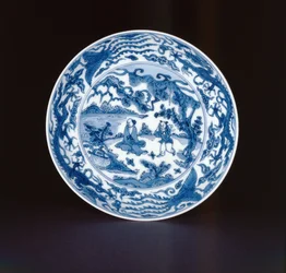 Plato azul y blanco pintado con un sabio y su asistente, marca y período Wanli, 1573-90