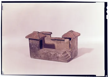 Modelo funerario de una casa, dinastía Han