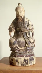 Lao-Tzu (c.604-531) con la corona de un Maestro (madera pintada)