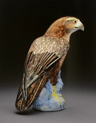 Uno de un par de halcones famille rose, c.1750 (porcelana)