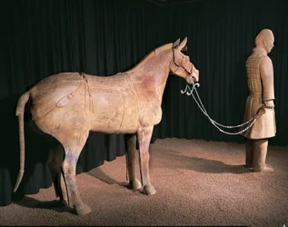 Guerrero del Ejército de Terracota, Mausoleo del Emperador Qin Shi Huang, siglo III a.C. (foto)
