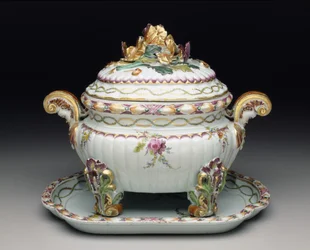 Sopera con Soporte, c.1775