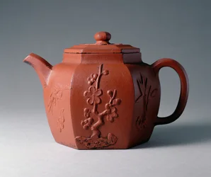Tetera hexagonal Yixing, china, finales del siglo XVII