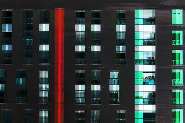 Línea roja, luz verde