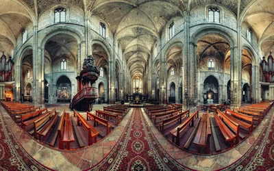 Interior de una iglesia gótica