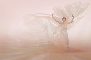 El flujo de la bailarina etérea