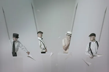 Comunicación mediante aviones de papel