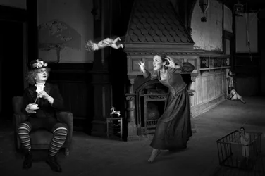 Drama oscuro y surrealista