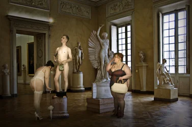 Visita inesperada a una galería
