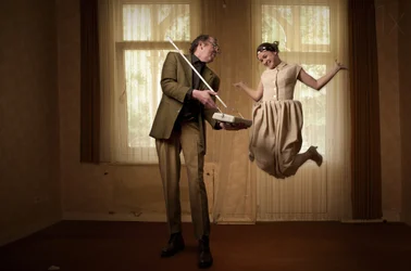 Una pareja levitante y caprichosa