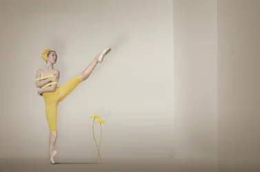 Grace, la bailarina amarilla