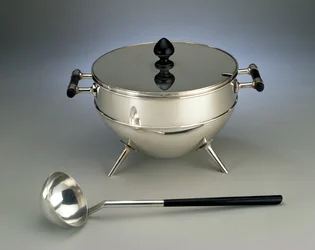 Sopera y Cucharón, fabricados por Hukin & Heath, 1880