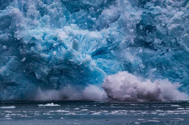 Potente desprendimiento de un glaciar