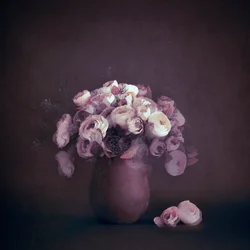 Bodegón floral evocador