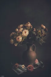 Jarrón de flores melancólico