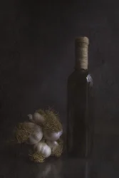 Ajo rústico y botella