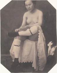 [Desnudo femenino]