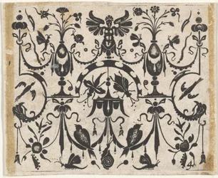 Estampado de bordado negro con motivo grotesco simétrico, hacia 1620.