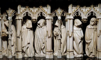 Los penitentes de la tumba de Felipe el Audaz (1342-1404) Escultura de Claus Sluter (1350-1406)