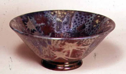 Cuenco con decoración de lustre, 1890