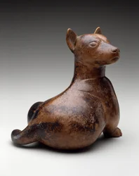 Perro medio sentado, México, Proto-Clásico, 100 a.C.-300 d.C.