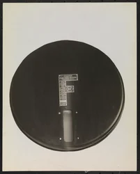 Máquina de alimentación de películas Feaster para discos de fonógrafo, recortada o enmascarada para producir un fondo en blanco