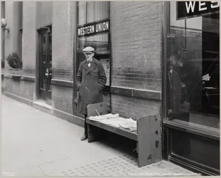 El vendedor de noticias ciego, Frederick Rode, y la esquina sureste de Broadway y la Calle 41