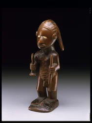 Figura masculina de pie, pueblo Bembe
