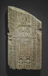 Estela fragmentaria, posiblemente encontrada en Esna, siglo VII-VIII