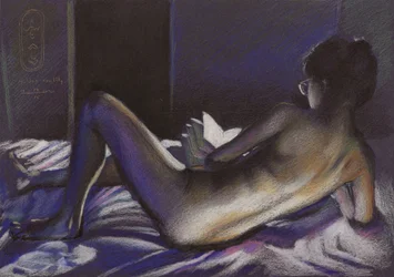 Mujer desnuda leyendo