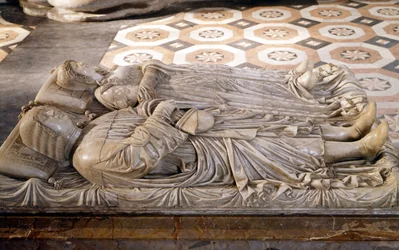 Monumento funerario de Ludovico el Moro y Beatriz de Este dentro de la Cartuja de Pavía