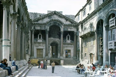 El Peristilo en el Palacio de Diocleciano, c.300 d.C.