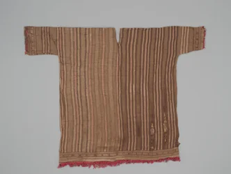 Túnica con mangas, c.1300-1470 (algodón y fibra de camélido)