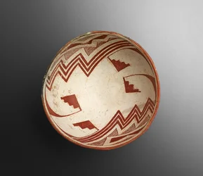 Cuenco con Diseños Geométricos, 900-1100