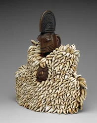 Figura gemela (ere ibeji) con prenda