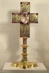 Cruz relicario del papa Urbano V (1310-70), 1368-78