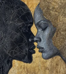Beso negro y dorado