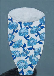 Jarrón azul con motivos florales