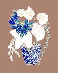 Flores azules en maceta de colores vivos