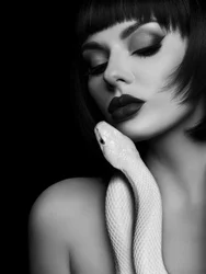 La misteriosa belleza de la serpiente blanca