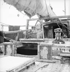 A bordo del junco de pértiga Foochow (trader) 3179 anclado en Weihaiwei.