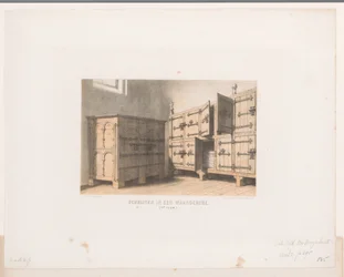 Gabinetes, siglo XII Encogiéndose en una túnica de tesoro. (siglo XII) (título sobre el objeto)