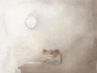Naturaleza muerta con reloj antiguo